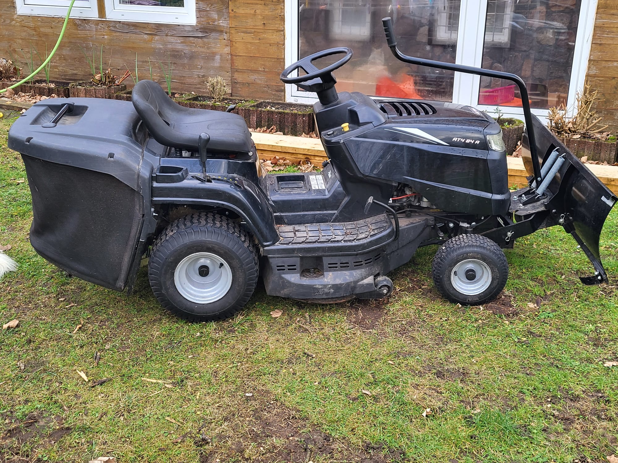 Unser Rasentraktor im Einsatz